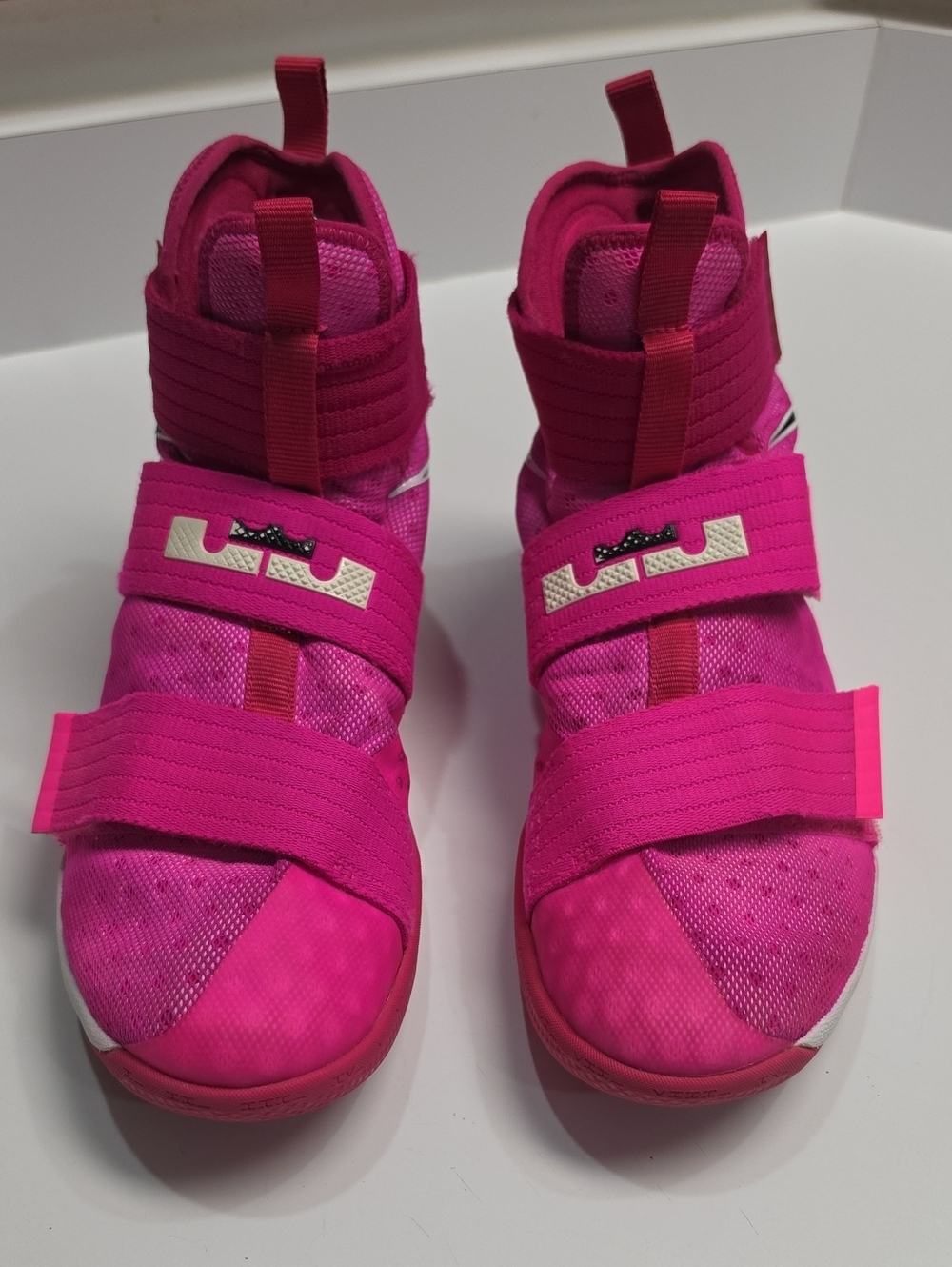 Nike Zoom LeBron Soldier 10 "Kay Yow / Think Pink" – Men's Size 9.5 (Style 84437